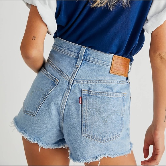 NWT Levi’s 501 high rise shorts - Picture 2 of 3